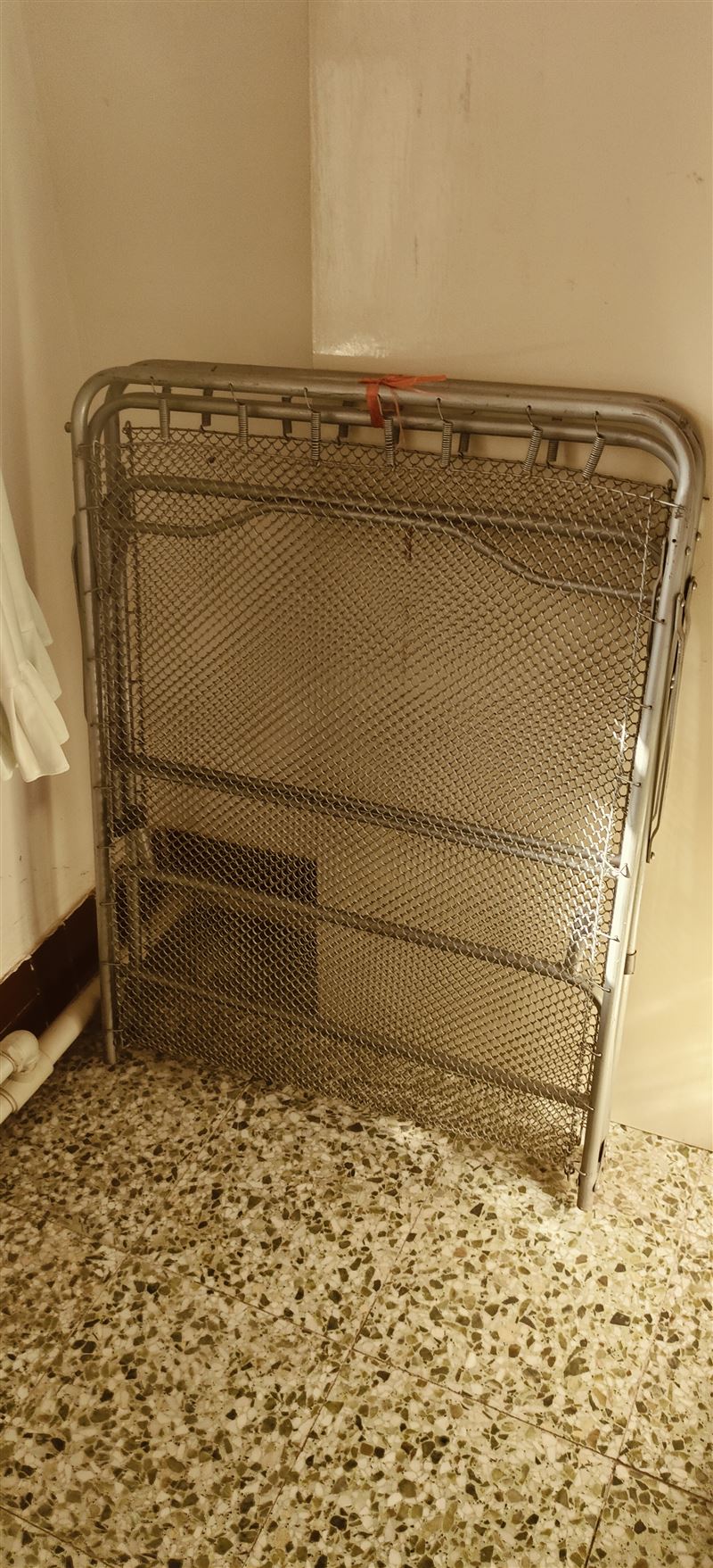 低价处理折叠单人床饮水机床垫显示器