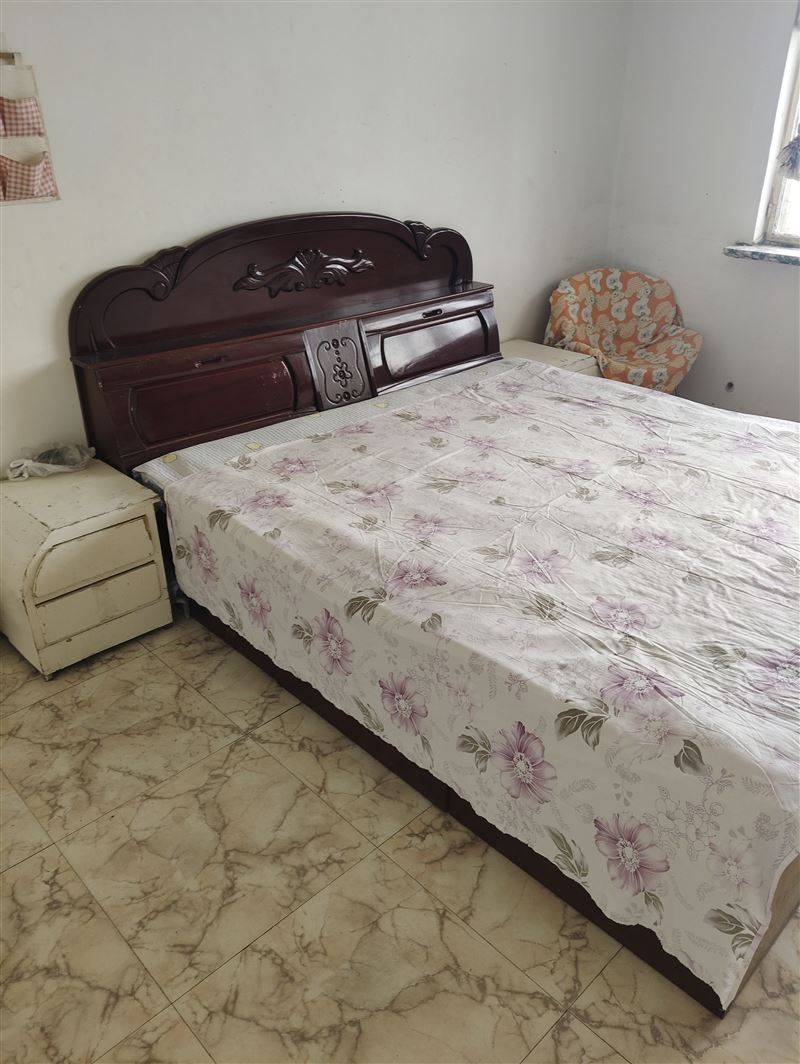 汽车站对面楼房出租